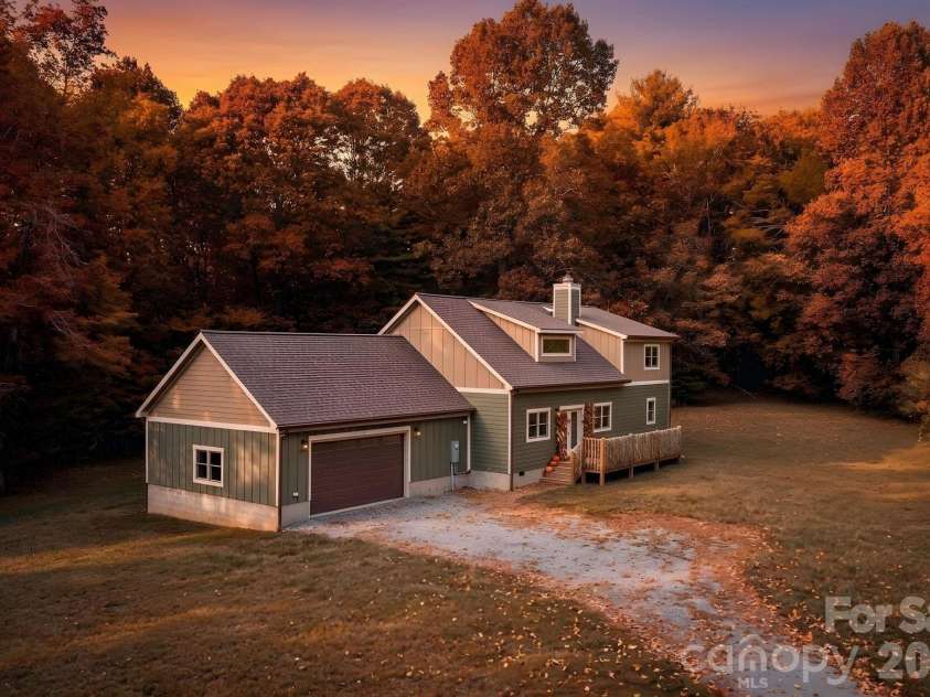 486 Hunter-Lysik Way, Laurel Springs, NC 28644.  MLS# CAR4325096, YatesRealty ID 14597. Virtual Fall Setting