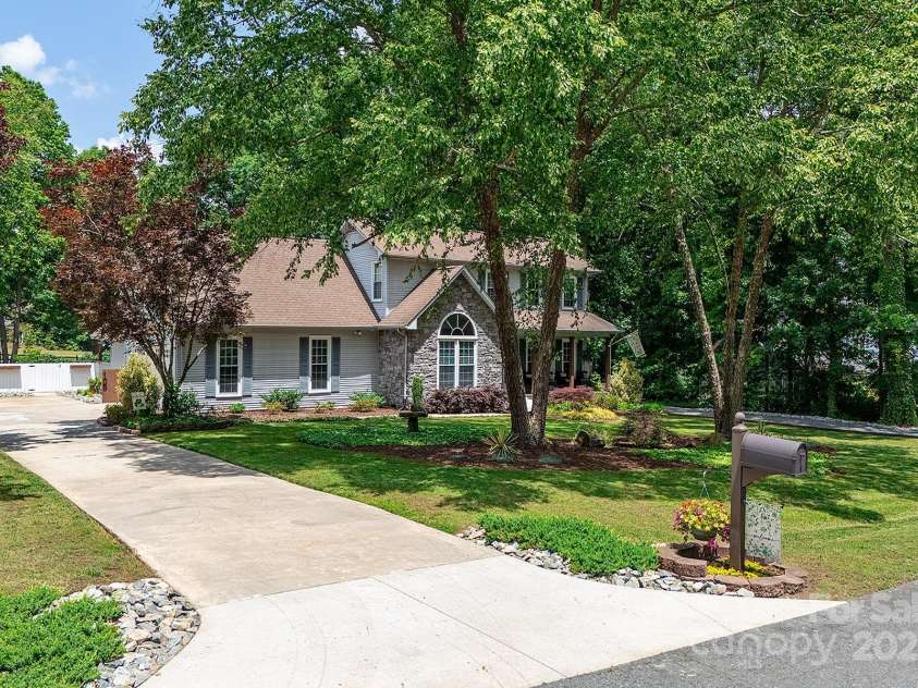 105 Chippewa Trail, China Grove, NC 28023.  MLS# CAR4255896, YatesRealty ID 14598. 