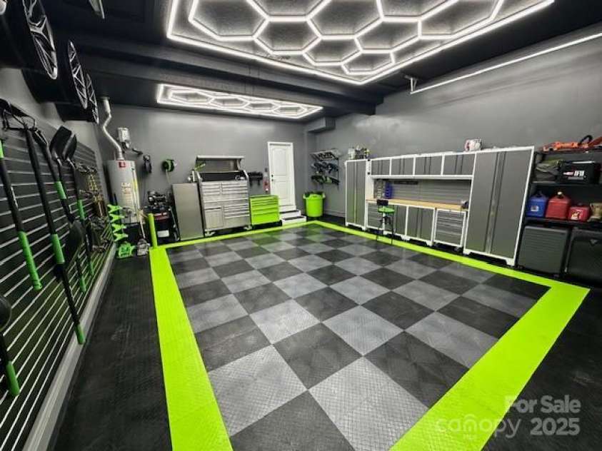 2213 Normandin Court, Charlotte, NC 28216.  MLS# CAR4257308, YatesRealty ID 14599. 