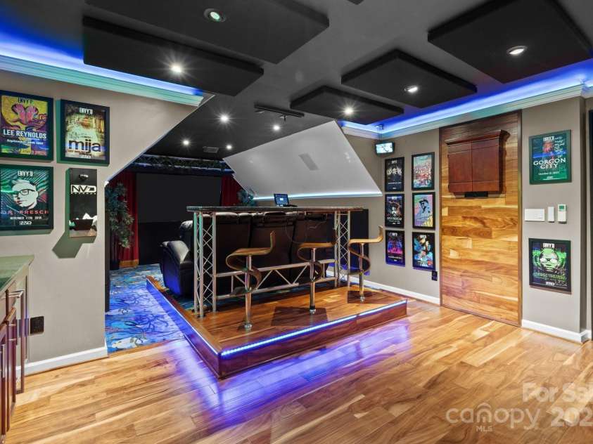 2213 Normandin Court, Charlotte, NC 28216.  MLS# CAR4257308, YatesRealty ID 14599. 