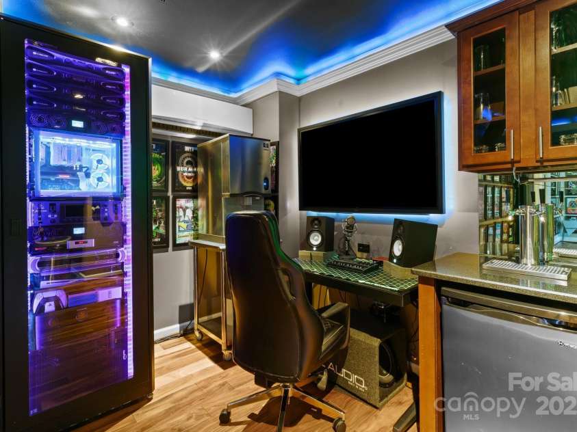 2213 Normandin Court, Charlotte, NC 28216.  MLS# CAR4257308, YatesRealty ID 14599. 