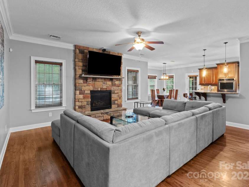 2213 Normandin Court, Charlotte, NC 28216.  MLS# CAR4257308, YatesRealty ID 14599. 