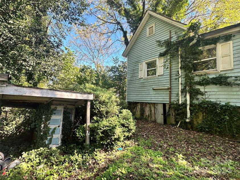 1115 Harrill Street, Charlotte, NC 28205.  MLS# CAR4194891, YatesRealty ID 146. 