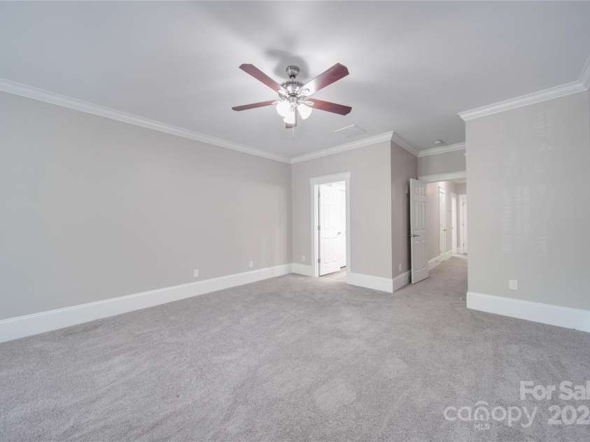 3921 Sky Drive, Charlotte, NC 28226.  MLS# CAR4151615, YatesRealty ID 14600. 