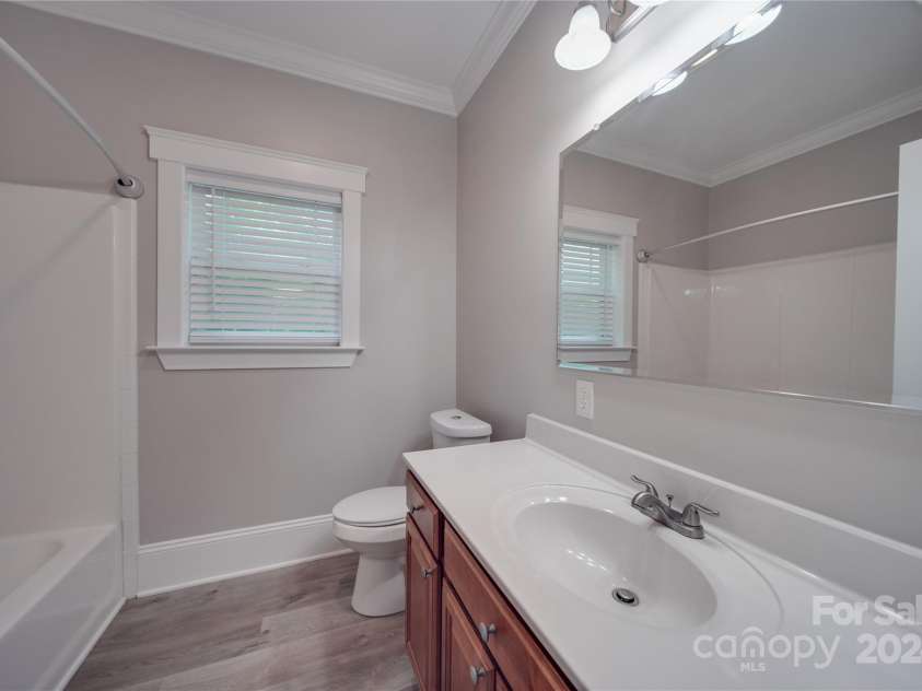 3921 Sky Drive, Charlotte, NC 28226.  MLS# CAR4151615, YatesRealty ID 14600. 