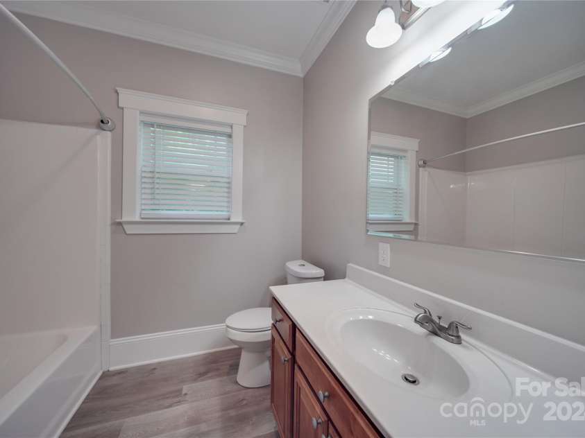 3921 Sky Drive, Charlotte, NC 28226.  MLS# CAR4151615, YatesRealty ID 14600. 