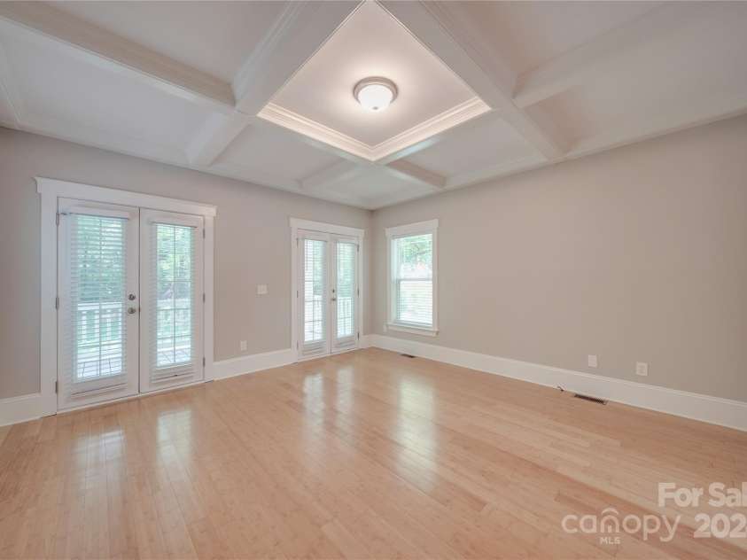 3921 Sky Drive, Charlotte, NC 28226.  MLS# CAR4151615, YatesRealty ID 14600. 