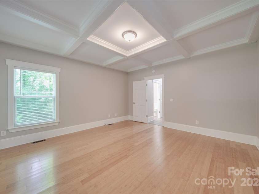 3921 Sky Drive, Charlotte, NC 28226.  MLS# CAR4151615, YatesRealty ID 14600. 