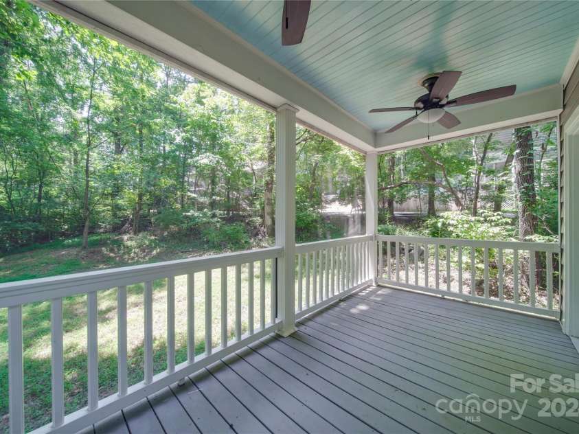 3921 Sky Drive, Charlotte, NC 28226.  MLS# CAR4151615, YatesRealty ID 14600. 