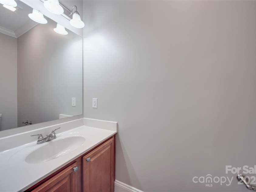 3921 Sky Drive, Charlotte, NC 28226.  MLS# CAR4151615, YatesRealty ID 14600. 