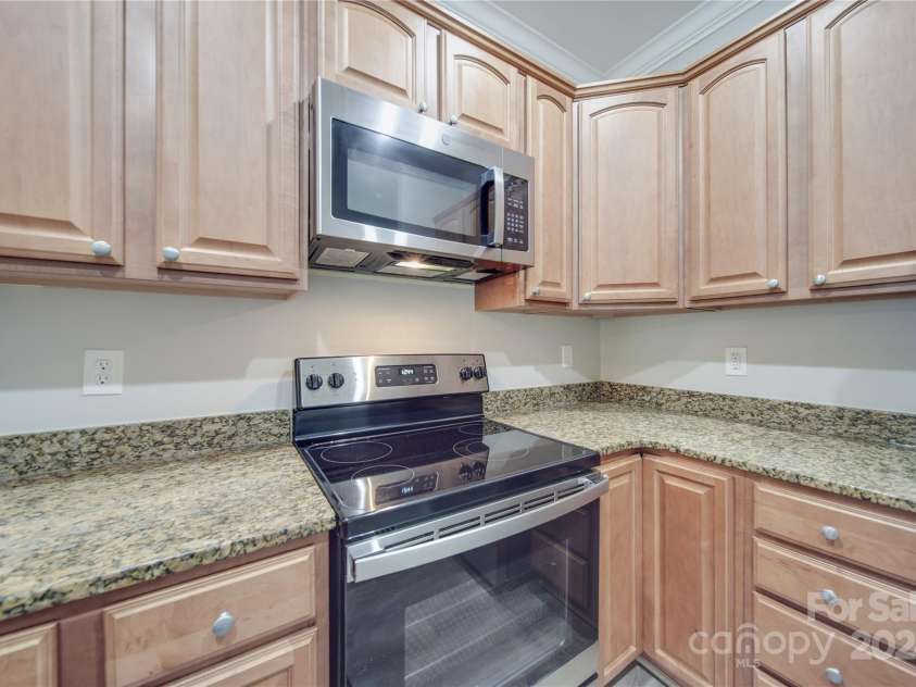 3921 Sky Drive, Charlotte, NC 28226.  MLS# CAR4151615, YatesRealty ID 14600. 