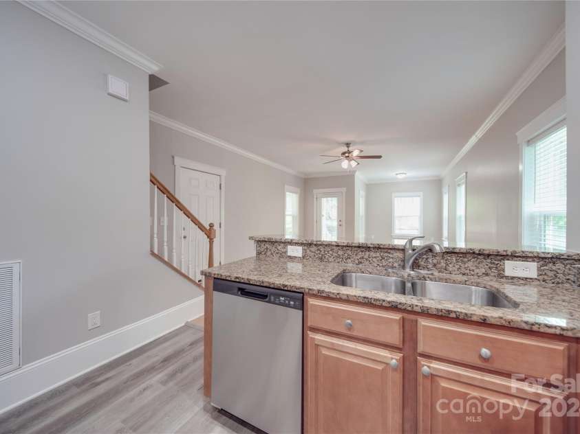 3921 Sky Drive, Charlotte, NC 28226.  MLS# CAR4151615, YatesRealty ID 14600. 