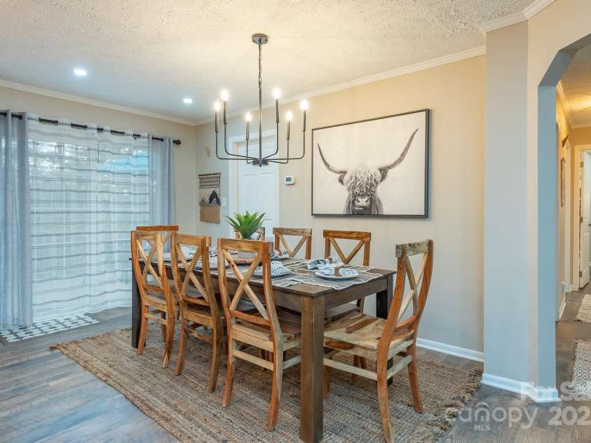 26 Spanish Oak Drive, Asheville, NC 28804.  MLS# CAR4255856, YatesRealty ID 14601. 