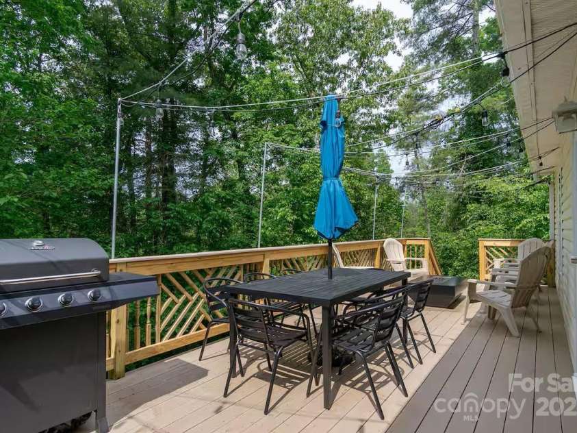26 Spanish Oak Drive, Asheville, NC 28804.  MLS# CAR4255856, YatesRealty ID 14601. 