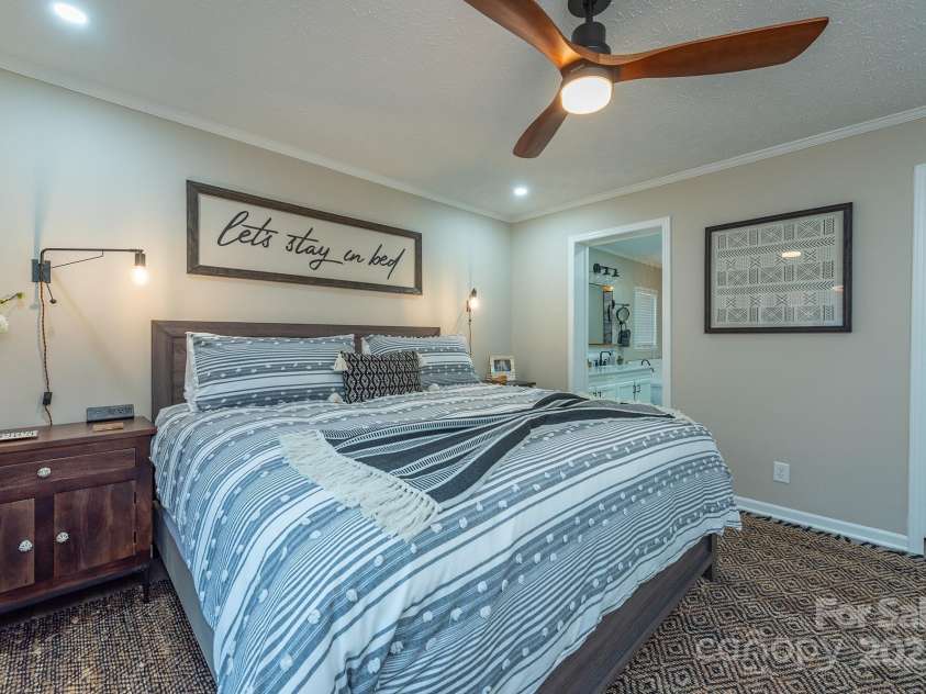 26 Spanish Oak Drive, Asheville, NC 28804.  MLS# CAR4255856, YatesRealty ID 14601. 