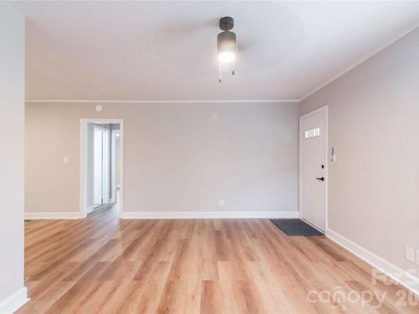 3037 Marlowe Avenue, Charlotte, NC 28208.  MLS# CAR4372472, YatesRealty ID 14601. 
