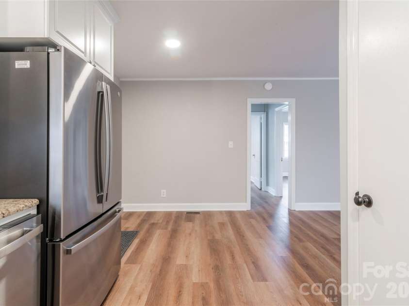 3037 Marlowe Avenue, Charlotte, NC 28208.  MLS# CAR4372472, YatesRealty ID 14601. 