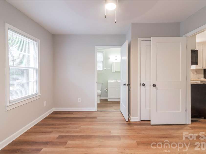 3037 Marlowe Avenue, Charlotte, NC 28208.  MLS# CAR4372472, YatesRealty ID 14601. 