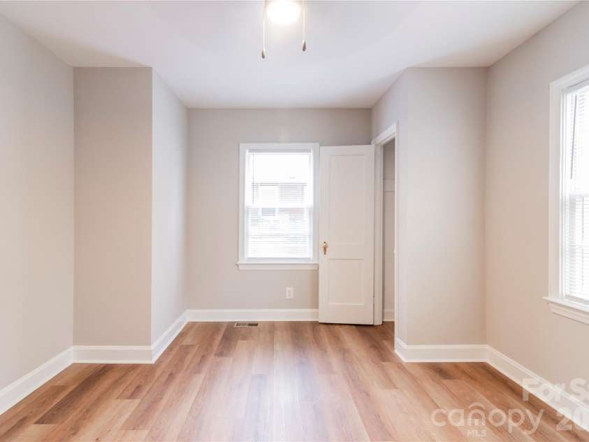 3037 Marlowe Avenue, Charlotte, NC 28208.  MLS# CAR4372472, YatesRealty ID 14601. 