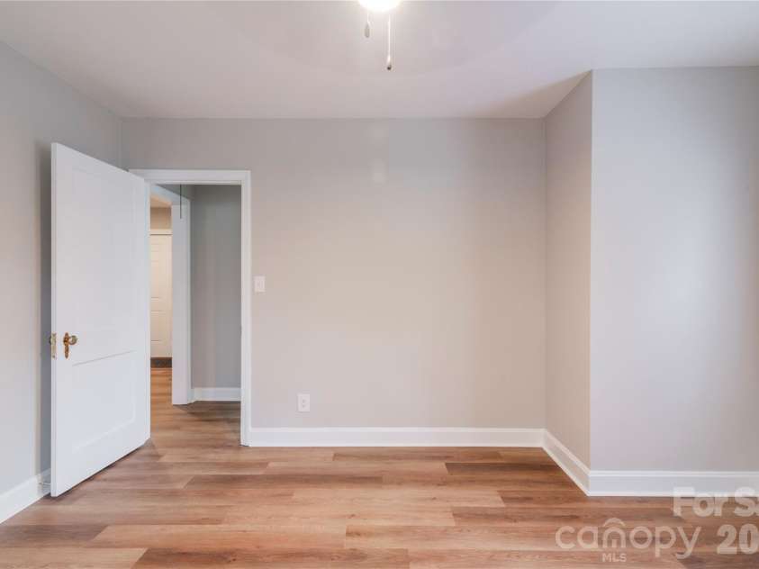 3037 Marlowe Avenue, Charlotte, NC 28208.  MLS# CAR4372472, YatesRealty ID 14601. 