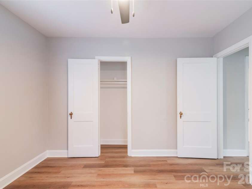 3037 Marlowe Avenue, Charlotte, NC 28208.  MLS# CAR4372472, YatesRealty ID 14601. 