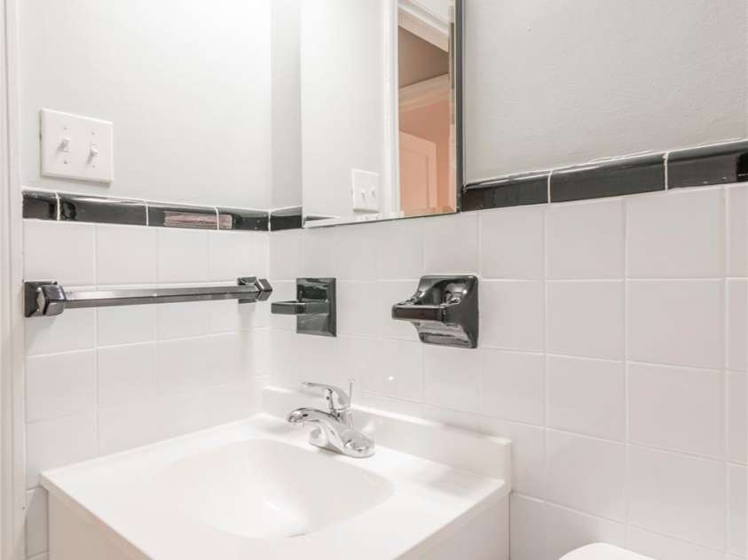 3037 Marlowe Avenue, Charlotte, NC 28208.  MLS# CAR4372472, YatesRealty ID 14601. 