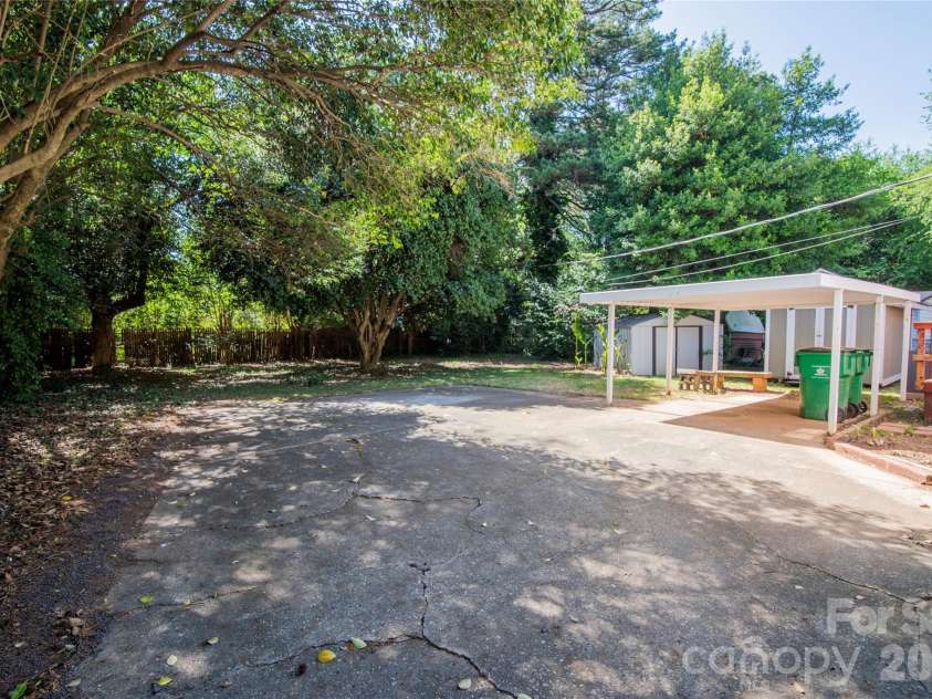 3037 Marlowe Avenue, Charlotte, NC 28208.  MLS# CAR4372472, YatesRealty ID 14601. 