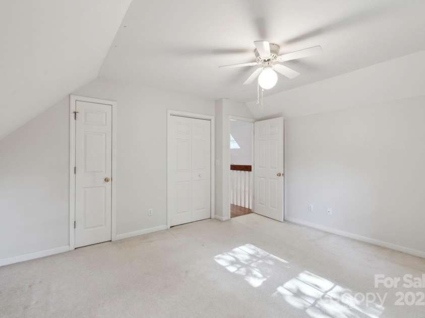 124 Hilltop Road, Black Mountain, NC 28711.  MLS# CAR4259973, YatesRealty ID 14604. 