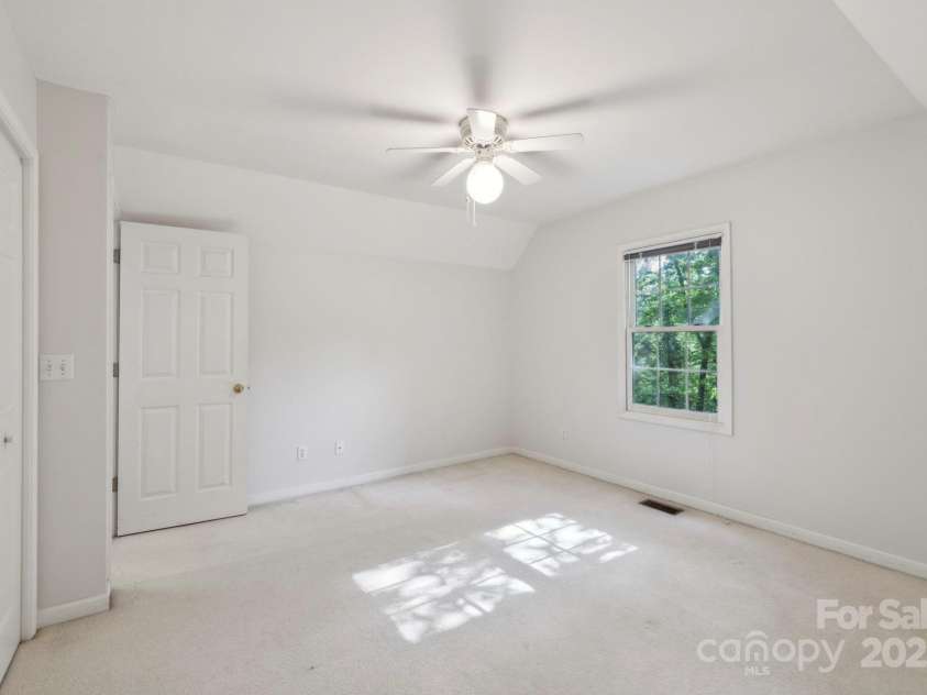 124 Hilltop Road, Black Mountain, NC 28711.  MLS# CAR4259973, YatesRealty ID 14604. 