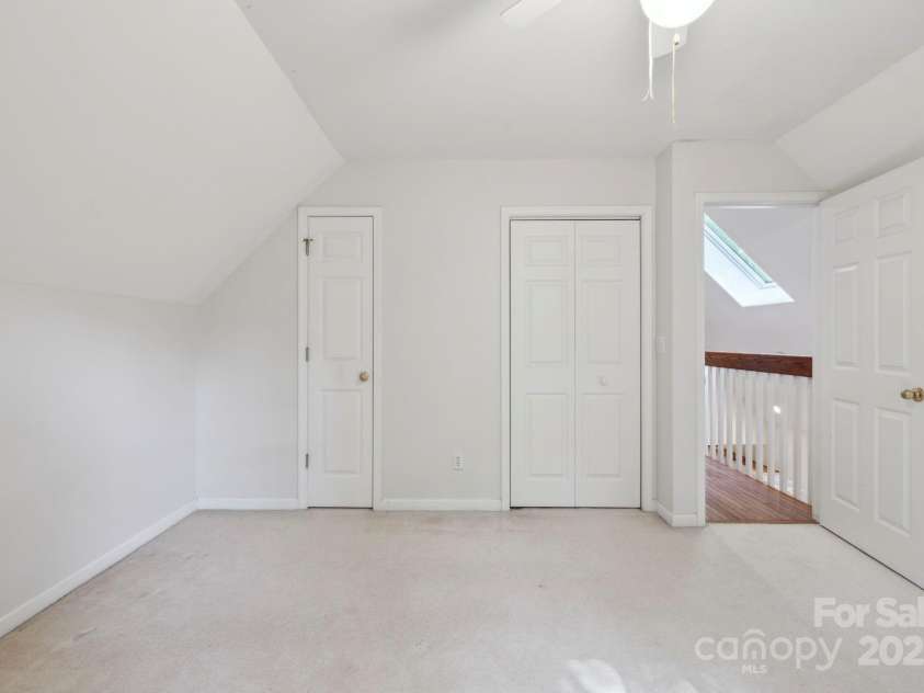124 Hilltop Road, Black Mountain, NC 28711.  MLS# CAR4259973, YatesRealty ID 14604. 