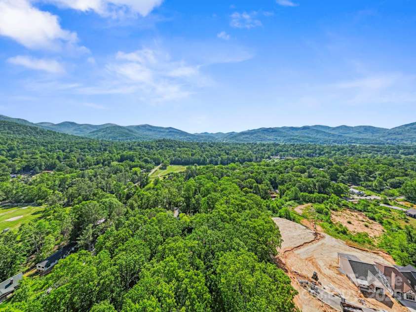 124 Hilltop Road, Black Mountain, NC 28711.  MLS# CAR4259973, YatesRealty ID 14604. 