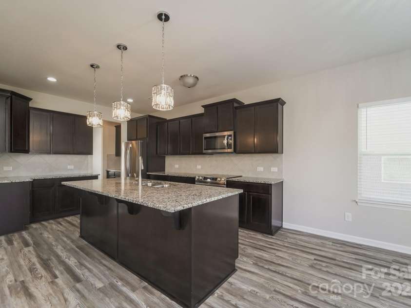 9127 Colwick Hill Lane, Charlotte, NC 28215.  MLS# CAR4253184, YatesRealty ID 14607. 