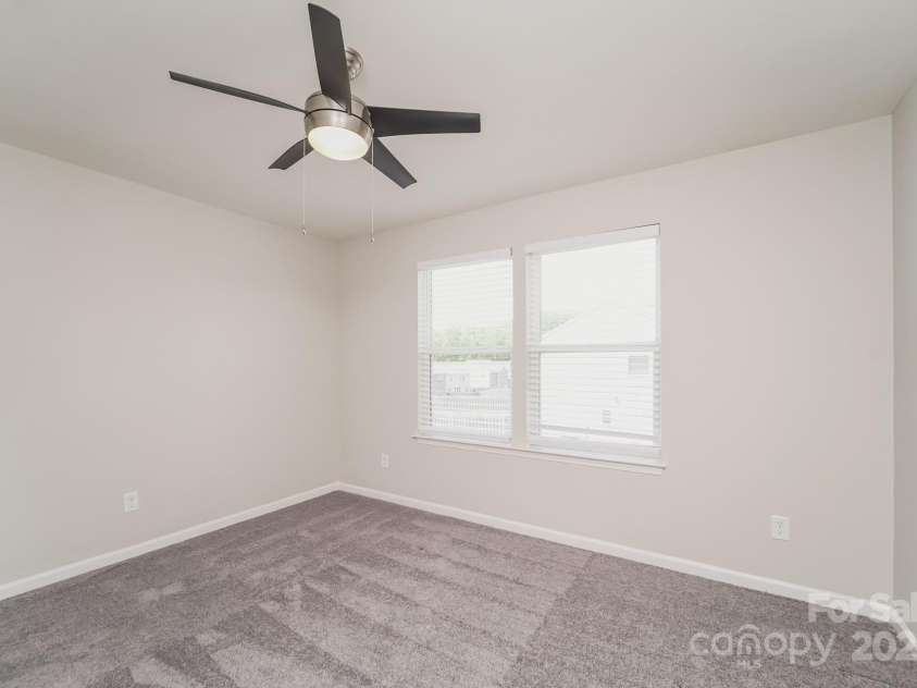 9127 Colwick Hill Lane, Charlotte, NC 28215.  MLS# CAR4253184, YatesRealty ID 14607. 