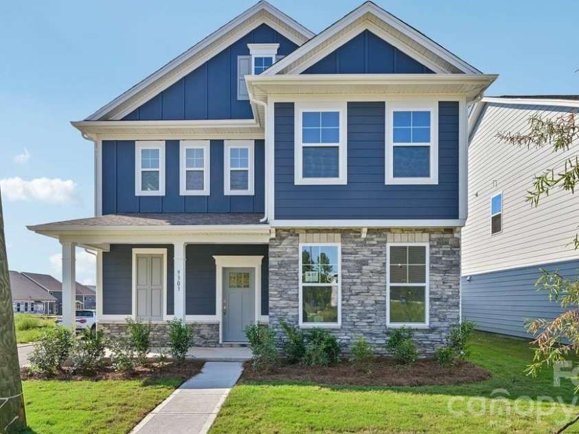 9303 Carver Avenue, Huntersville, NC 28078.  MLS# CAR4338041, YatesRealty ID 14607. 