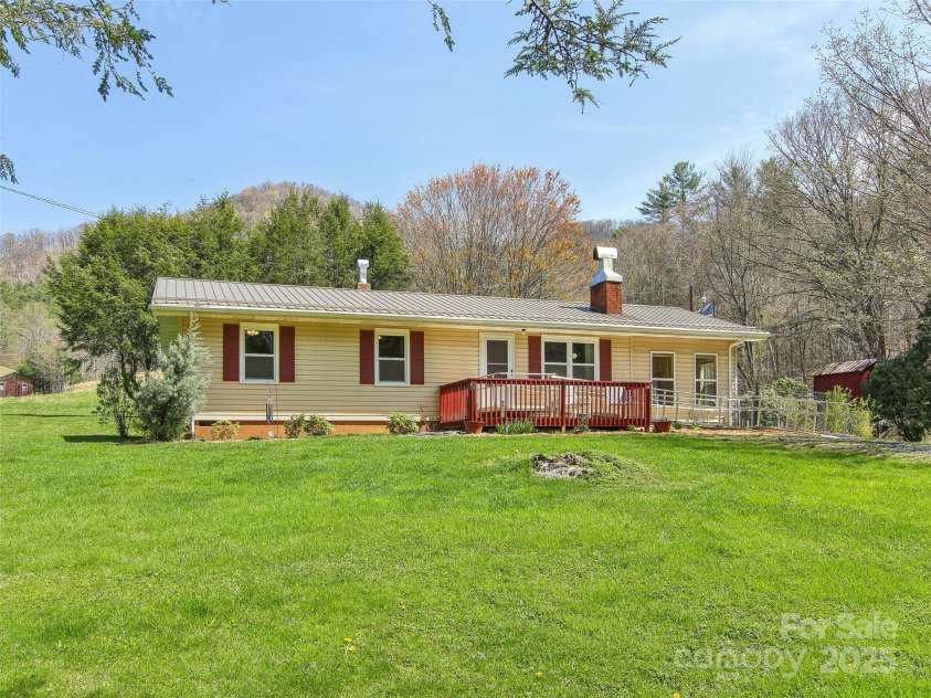 1285 Sandy Branch Road, Bakersville, NC 28705.  MLS# CAR4246881, YatesRealty ID 14608. 