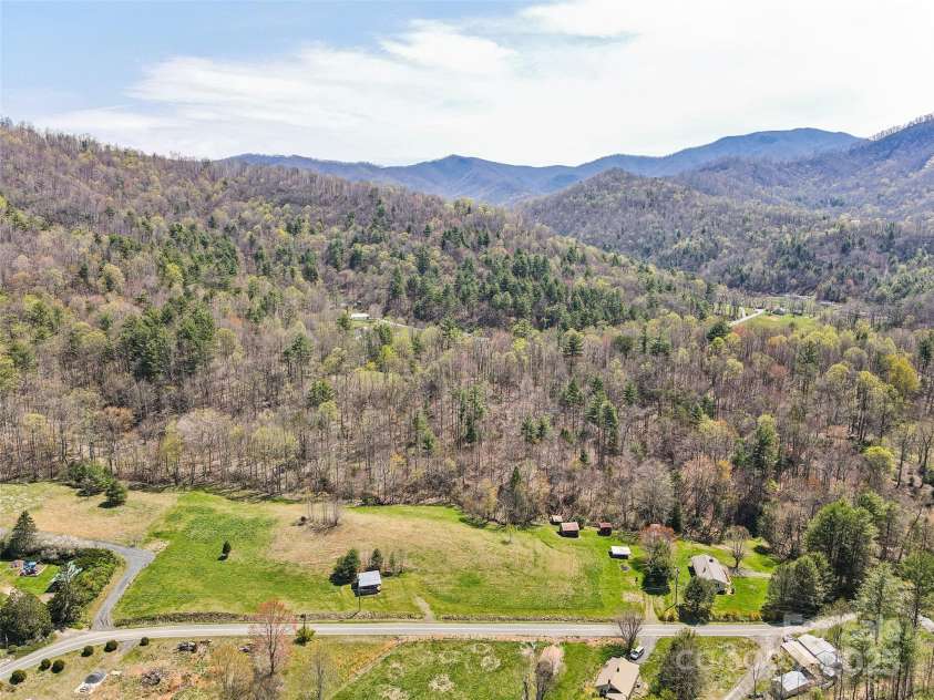 1285 Sandy Branch Road, Bakersville, NC 28705.  MLS# CAR4246881, YatesRealty ID 14608. 