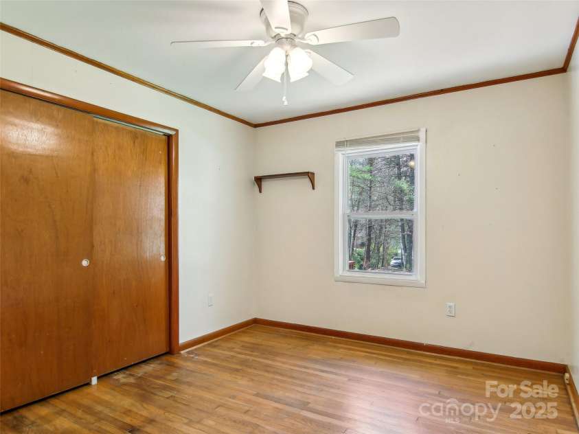 1285 Sandy Branch Road, Bakersville, NC 28705.  MLS# CAR4246881, YatesRealty ID 14608. 