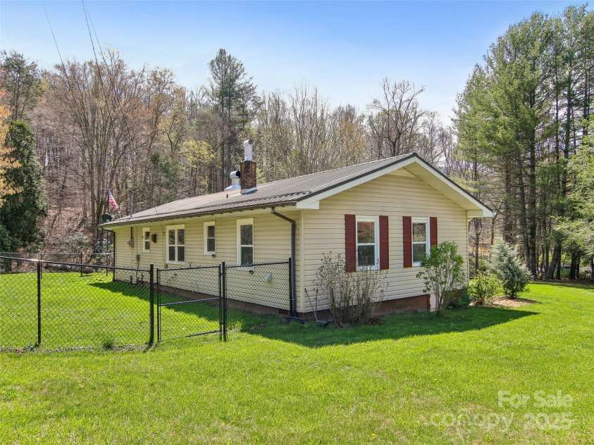 1285 Sandy Branch Road, Bakersville, NC 28705.  MLS# CAR4246881, YatesRealty ID 14608. 