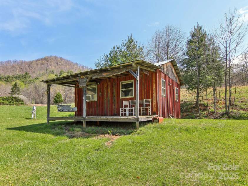 1285 Sandy Branch Road, Bakersville, NC 28705.  MLS# CAR4246881, YatesRealty ID 14608. 