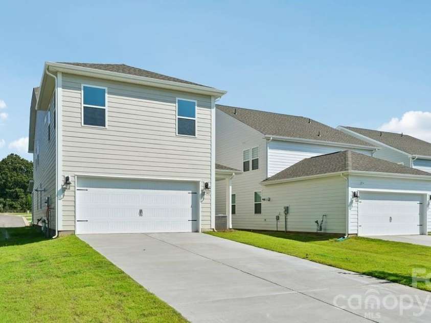 9315 Carver Avenue, Huntersville, NC 28078.  MLS# CAR4361111, YatesRealty ID 14609. 