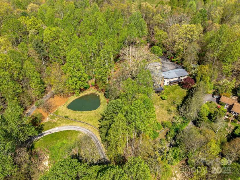74 Solar Lane, Hendersonville, NC 28739.  MLS# CAR4250537, YatesRealty ID 14610. 