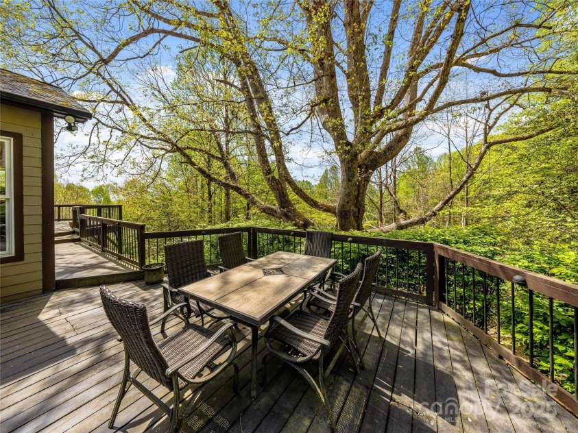 74 Solar Lane, Hendersonville, NC 28739.  MLS# CAR4250537, YatesRealty ID 14610. 