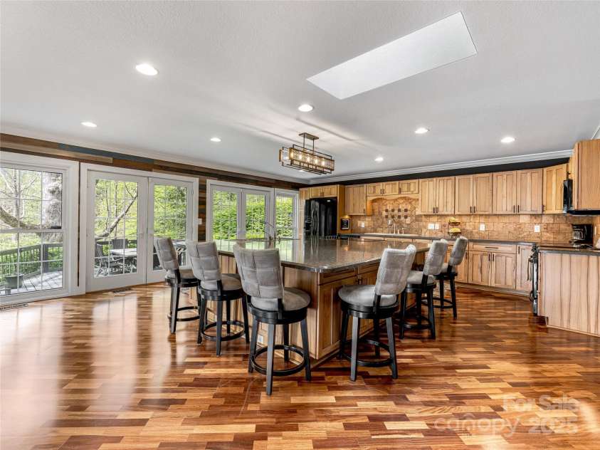 74 Solar Lane, Hendersonville, NC 28739.  MLS# CAR4250537, YatesRealty ID 14610. 