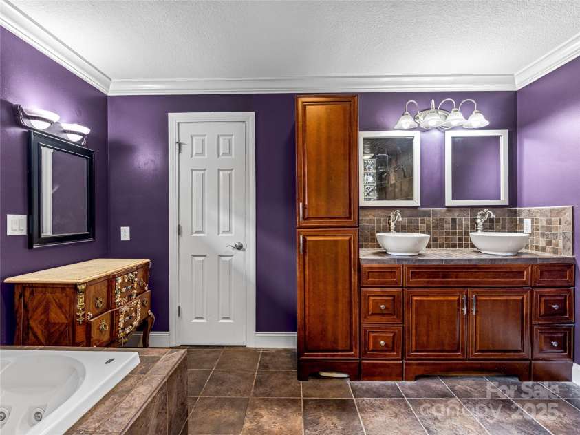 74 Solar Lane, Hendersonville, NC 28739.  MLS# CAR4250537, YatesRealty ID 14610. 