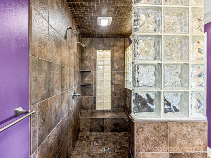 74 Solar Lane, Hendersonville, NC 28739.  MLS# CAR4250537, YatesRealty ID 14610. 