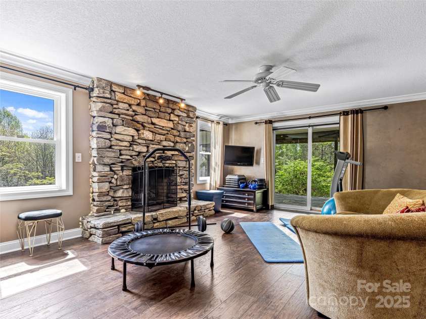 74 Solar Lane, Hendersonville, NC 28739.  MLS# CAR4250537, YatesRealty ID 14610. 