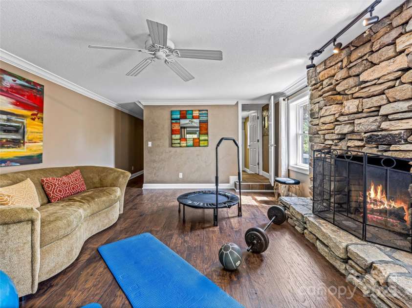 74 Solar Lane, Hendersonville, NC 28739.  MLS# CAR4250537, YatesRealty ID 14610. 