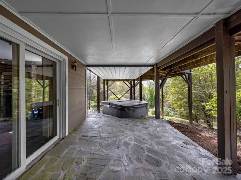 74 Solar Lane, Hendersonville, NC 28739.  MLS# CAR4250537, YatesRealty ID 14610. 