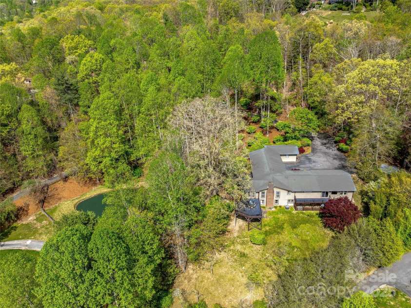 74 Solar Lane, Hendersonville, NC 28739.  MLS# CAR4250537, YatesRealty ID 14610. 