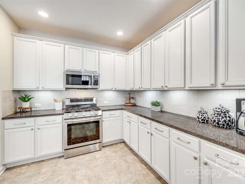 122 Blandina Court, Fort Mill, SC 29708.  MLS# CAR4232722, YatesRealty ID 14611. 